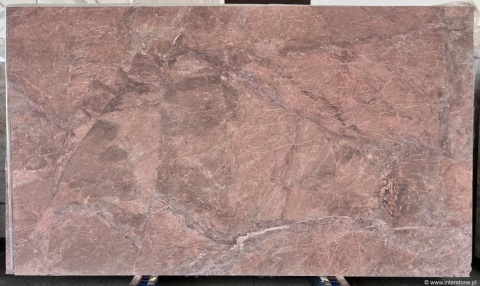 Płyta kwarcytu Brown Chocolate w ciepłym brązowo-kakaowym odcieniu, wykończenie szczotkowane.