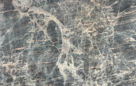 Płyta kwarcytu Capolavoro w grafitowo-szarej kolorystyce z jasnym, dynamicznym żyłkowaniem.