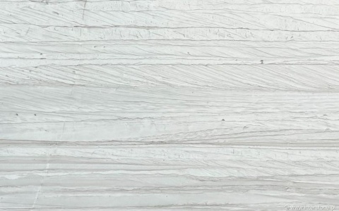 Wykończenie szczotkowane Silk – naturalna szarość z subtelnym, kierunkowym rysunkiem