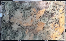 Tourmaline Unique Lux – pełna płyta kwarcytu egzotycznego w odcieniach zieleni, grafitu i złota, wykończenie polerowane.