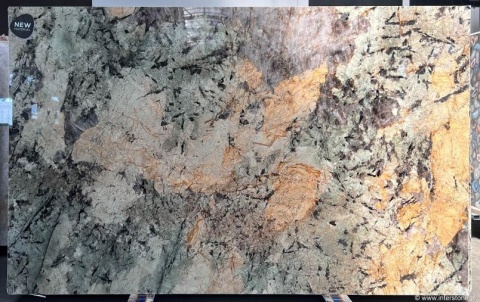 Tourmaline Unique Lux – pełna płyta kwarcytu egzotycznego w odcieniach zieleni, grafitu i złota, wykończenie polerowane.