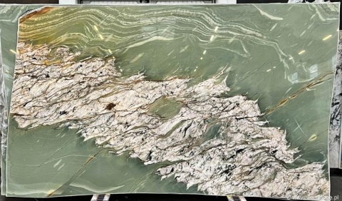 Płyta kwarcytu Maestro Green w pełnym formacie, poler 20 mm.