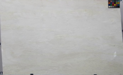 Płyta Rhino White, jednolite jasne tło z bardzo subtelnym, kremowo-białym rysunkiem i delikatnymi smugami.