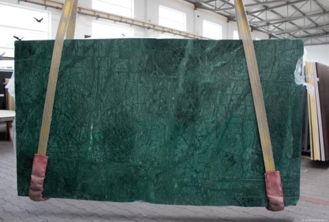 Płyta marmuru Verde Guatemala poler, intensywna ciemna zieleń z delikatnym rysunkiem żył