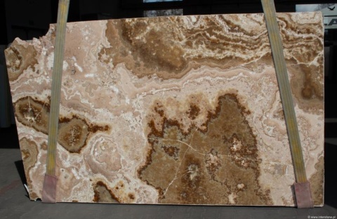 Slab Onyx Brown 20 mm w wykończeniu polerowanym, naturalna brązowo-beżowa kolorystyka.
