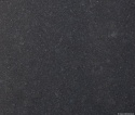 Detal granitu Zimbabwe Dark szczotka – ciemna, jednolita powierzchnia szczotkowana z subtelnym uziarnieniem.