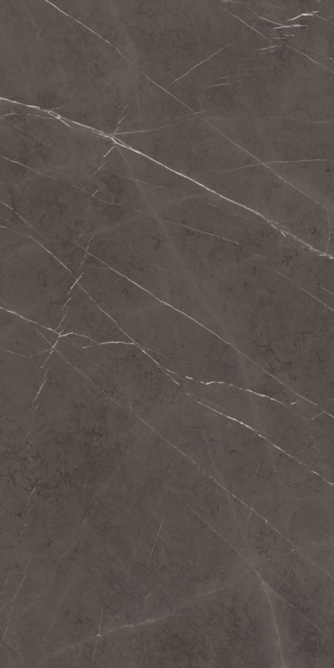 Spiek Marazzi Marble Look Imperiale – grafitowa powierzchnia marmurowa z cienkimi jasnymi żyłkami