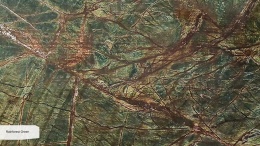 Marmur Rainforest Green 20 mm z Indii – zielona płyta z brązowym użyleniem, poler lub skórzana.