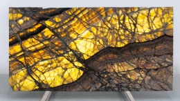 Poświetlona płyta Yellow Picasso Onyx 20 mm z Hiszpanii – żółto-złota płyta onyksu polerowanego do wnętrz dekoracyjnych.