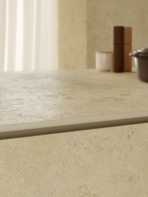 Detal blatu Marazzi Jura Beige – beżowa powierzchnia z delikatną strukturą kamienia naturalnego