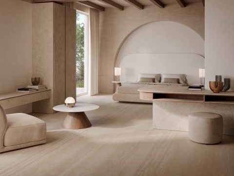 Elegancka sypialnia z podłogą i zabudową w spieku Tivoli Beige, ciepłe beże i naturalne światło