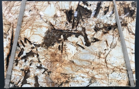 Blanc Du Blanc, granit naturalny, jasny kremowo-beżowy z brązowo-grafitowym użyleniem
