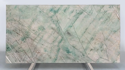 Da Vinci, kwarcyt naturalny, miętowo-seledynowy z szarym użyleniem