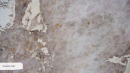 Kwarcyt naturalny Patagonia Vanila, polerowany, kolor waniliowy i beżowy