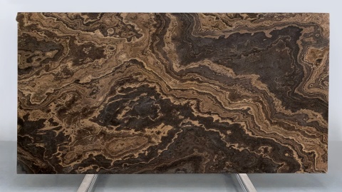 Magic Brown, marmur naturalny, brązowy z beżowo-szarym użyleniem