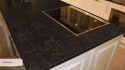 Wyspa kuchenna z Avant Quartz 7005 Gordes poler 20 mm i płytą grzewczą