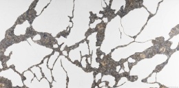 InterQ Patagonia – jasny konglomerat kwarco-granitowy z wyrazistym krystalicznym rysunkiem w szaro-beżowych tonach