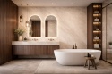 Elegancka łazienka z dekoracyjną ścianą ze spieku Taj Mahal, jasnymi i ciemniejszymi akcentami drewna oraz mosiężnymi detalami