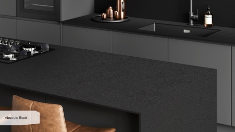 Ciemna wyspa kuchenna z blatem Keralini Absolute Black Fullbody structural 12 mm