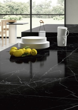 Blat SapienStone Dark Marquina Polished 12 mm w czarnym marmurowym wzorze z jasnymi żyłkami