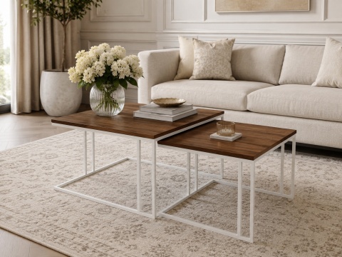 Zestaw stolików Selmo z blatem Italian Walnut i białym stelażem w salonie modern classic