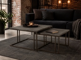 Zestaw stolików Selmo z blatem Italian Walnut i białym stelażem w salonie modern classic