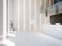 Lobby hotelu w spieku Duomo Naturale – elegancki, lekki spiek kwarcowy o marmurowym wyglądzie