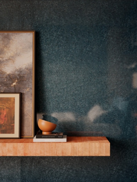 Płyta Marazzi Grande Lume Cobalto Lux zastosowana na dekoracyjnej ścianie w eleganckim wnętrzu