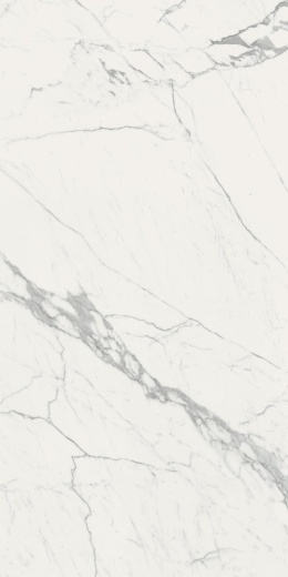 Marazzi Statuario Bookmatch B z jasną białą bazą oraz nieregularnym szarym i grafitowym żyłowaniem