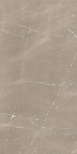 Marazzi Tafu z ciepłą beżowo-szarą bazą oraz delikatnym białym i kremowym żyłowaniem