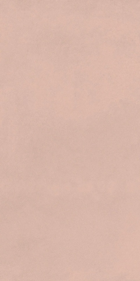 Marazzi Resin Look Rosa Antico z pudroworóżową bazą, subtelnymi chmurkami oraz delikatnymi beżowymi przejściami tonalnymi