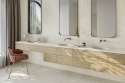 Silestone Persian White to kremowo-biały spiek kwarcowy. Wykończenie blatu roboczego w łazience oraz ścian.