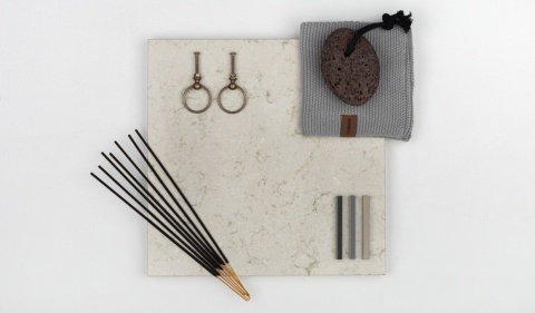 Moodboard z płytą TechniStone Wild Yucca Poler w jasnym, naturalnym odcieniu.