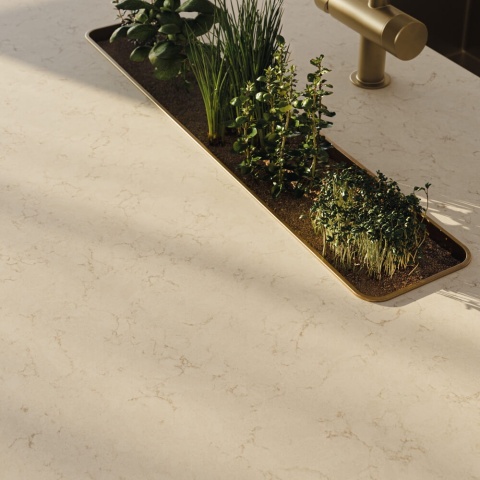 Blat TechniStone Noble Arco Gold z dekoracyjnym zielnikiem i złotą baterią