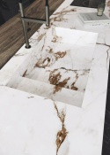 Nowoczesny zlewozmywak ze spieku FLORIM Stone Marble Capraia 12 mm z wyrazistym miedzianym użyleniem