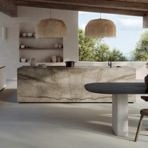 wyspa kuchenna wykonana z Marazzi Silver Root Grey w chłodnym odcieniu szarości i delikatnym rysunku żył