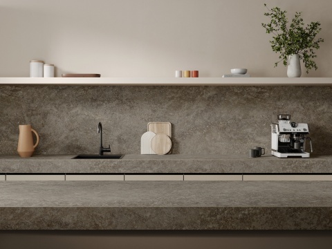 Kuchnia z Neolith Toscano Riverwashed na ścianie i powierzchniach roboczych, w ziemistej kolorystyce.