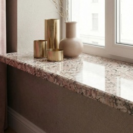 Parapet granitowy Rosa Porino 2 cm poler na packshocie produktu