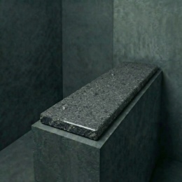 Steel Grey FALCO antyk – parapet granitowy o naturalnej szarej strukturze.