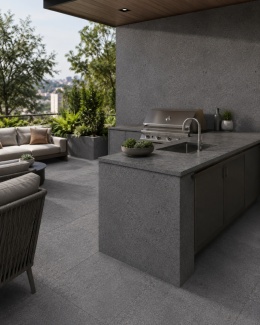 Taras z kuchnią zewnętrzną i blatem ze spieku FLORIM Stone Etna Grey.