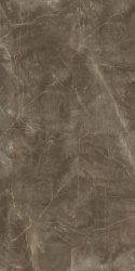 Powierzchnia FLORIM Stone Stone Brown z naturalnym kamiennym rysunkiem i subtelnym jasnym użyleniem.