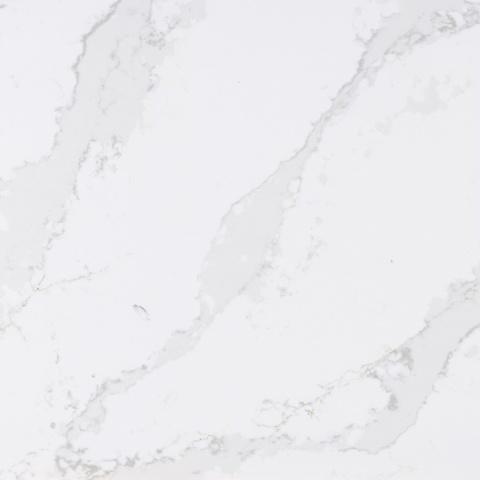 Silestone Et. Calacatta Gold prezentująca jasną bazę i delikatne szaro-kremowe użylenie