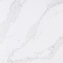 Silestone Et. Calacatta Gold prezentująca jasną bazę i delikatne szaro-kremowe użylenie