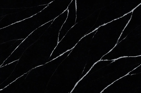 Silestone Eternal Marquina – głęboka czarna powierzchnia z charakterystycznym, kontrastowym jasnym użyleniem