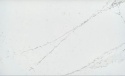 Silestone Ethereal Noctis z delikatnym szarym użyleniem na jasnym tle