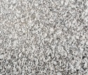 Granit Gris Messi fiammato – równomierna powierzchnia w odcieniach szarości, bieli i grafitu.