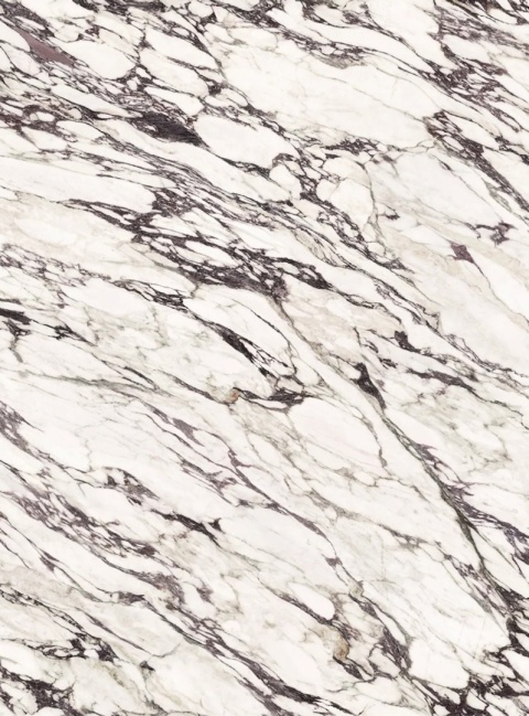 Neolith Calacatta Viola Natural Touch – pełny widok dekoru z nieregularnym, kontrastowym rysunkiem inspirowanym marmurem
