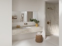 Neolith Taj Mahal – jasna okładzina i blat w eleganckiej aranżacji łazienki