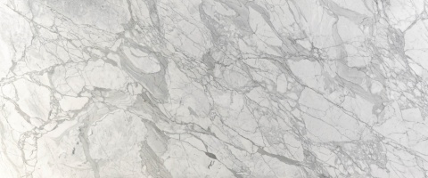 Arabescato 20 mm – biały marmur naturalny z dynamiczną siecią szarych i grafitowych żył oraz mineralnych pasm.