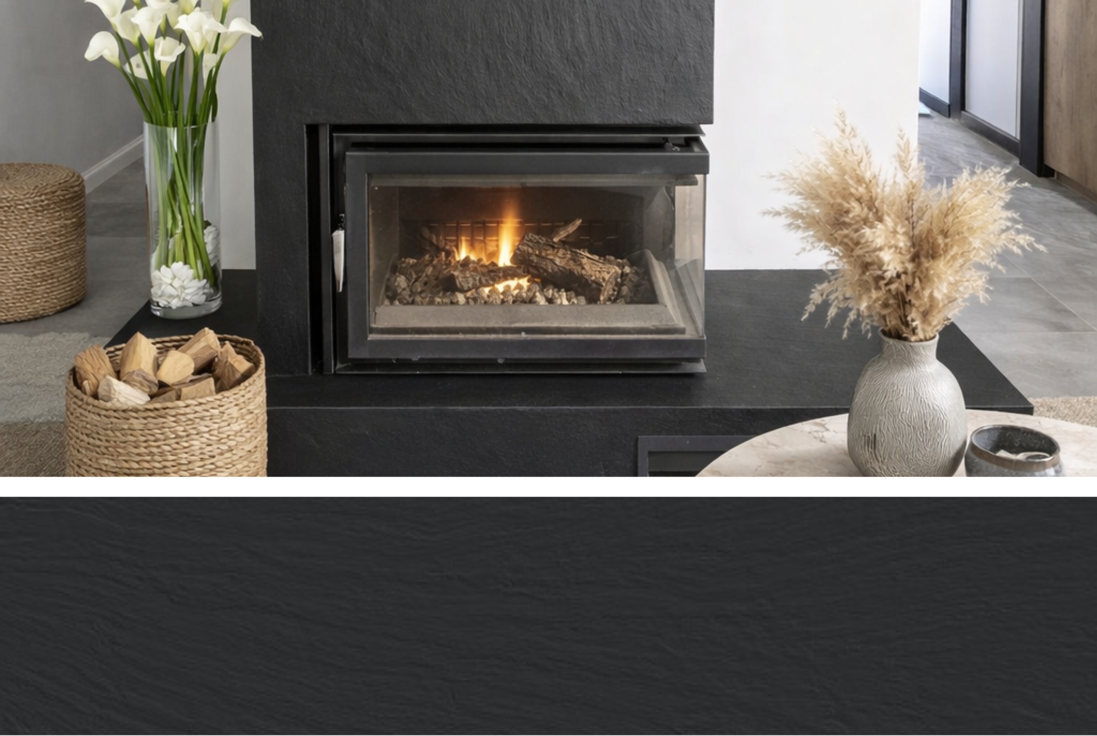 Nowoczesny kominek w spieku Laminam Ardesia Nero - realizacja w Katowicach